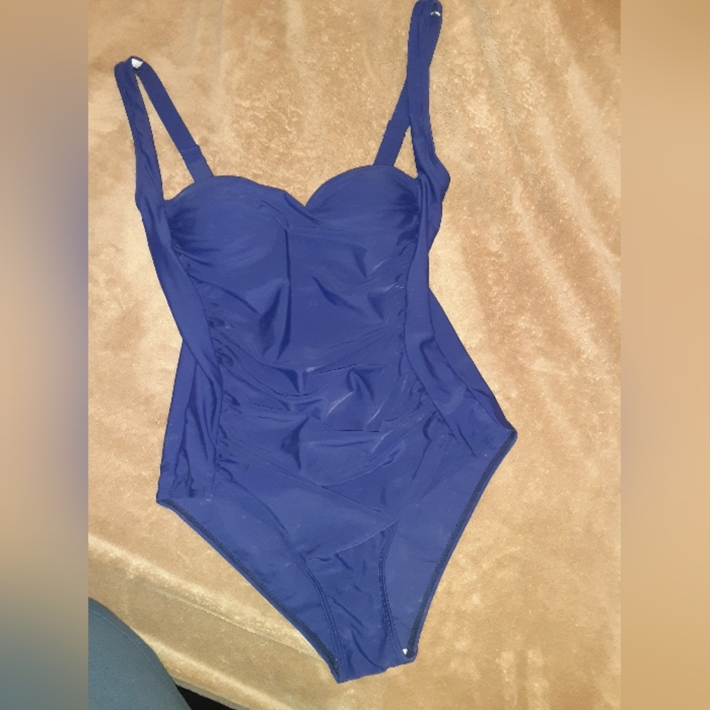 Ladies Swimsuit (size large)